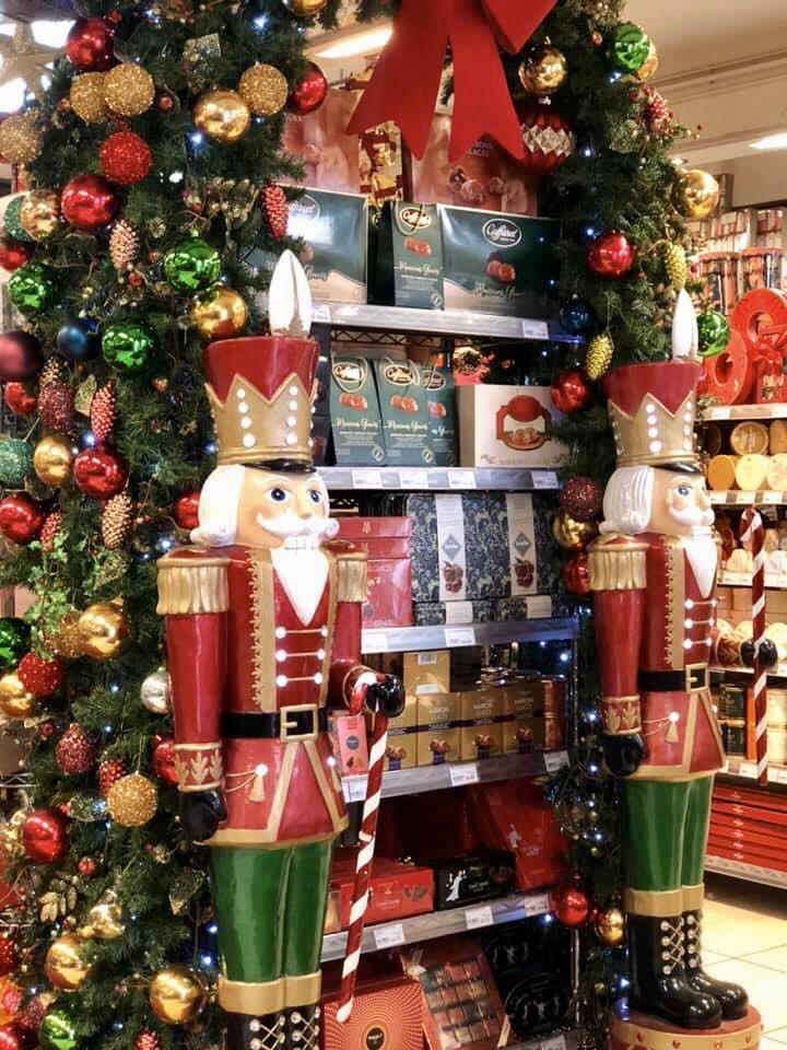 partridgesfoods's tweet photo. Good morning from our Christmas Nutcracker Soldiers who are here to welcome you over the festive season. #VisitLondon https://t.co/SGqysy77Dw