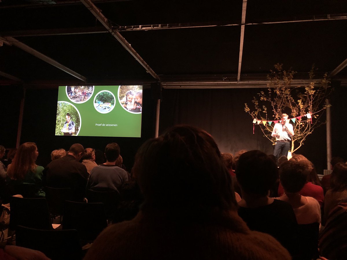 gebohardu's tweet photo. “Laat kinderen vrij, laat ze spelen met risico’s en contact maken met de natuur. Voorkom dat kinderen hun ouders moeten onderrichten” @ianmostert #SpeeldernisRotterdam #westtoerinspiratiecongres https://t.co/WlsbN1GZ1W