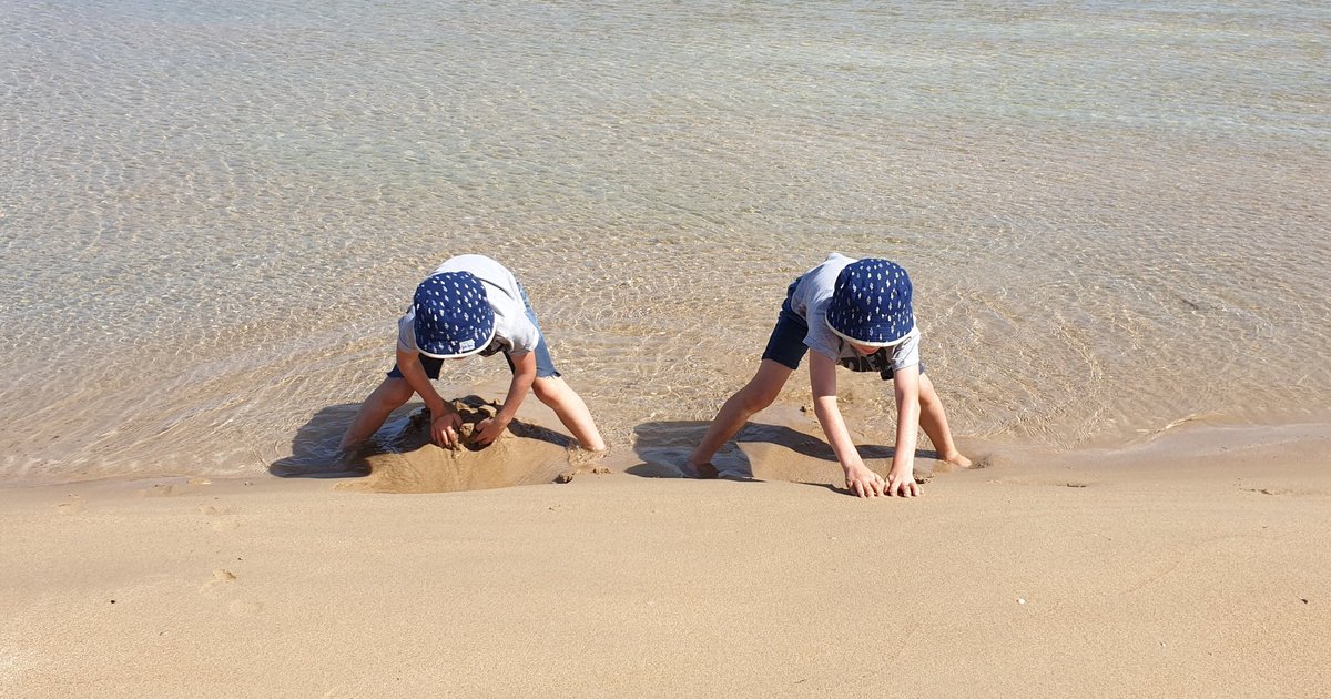 Digging away to reach the holidays 😎🌴⛱ Anyone else feel like they're running on powersaving mode? 😅
#TuesdayThoughts #familytravel #gardenroute #meetsouthafrica