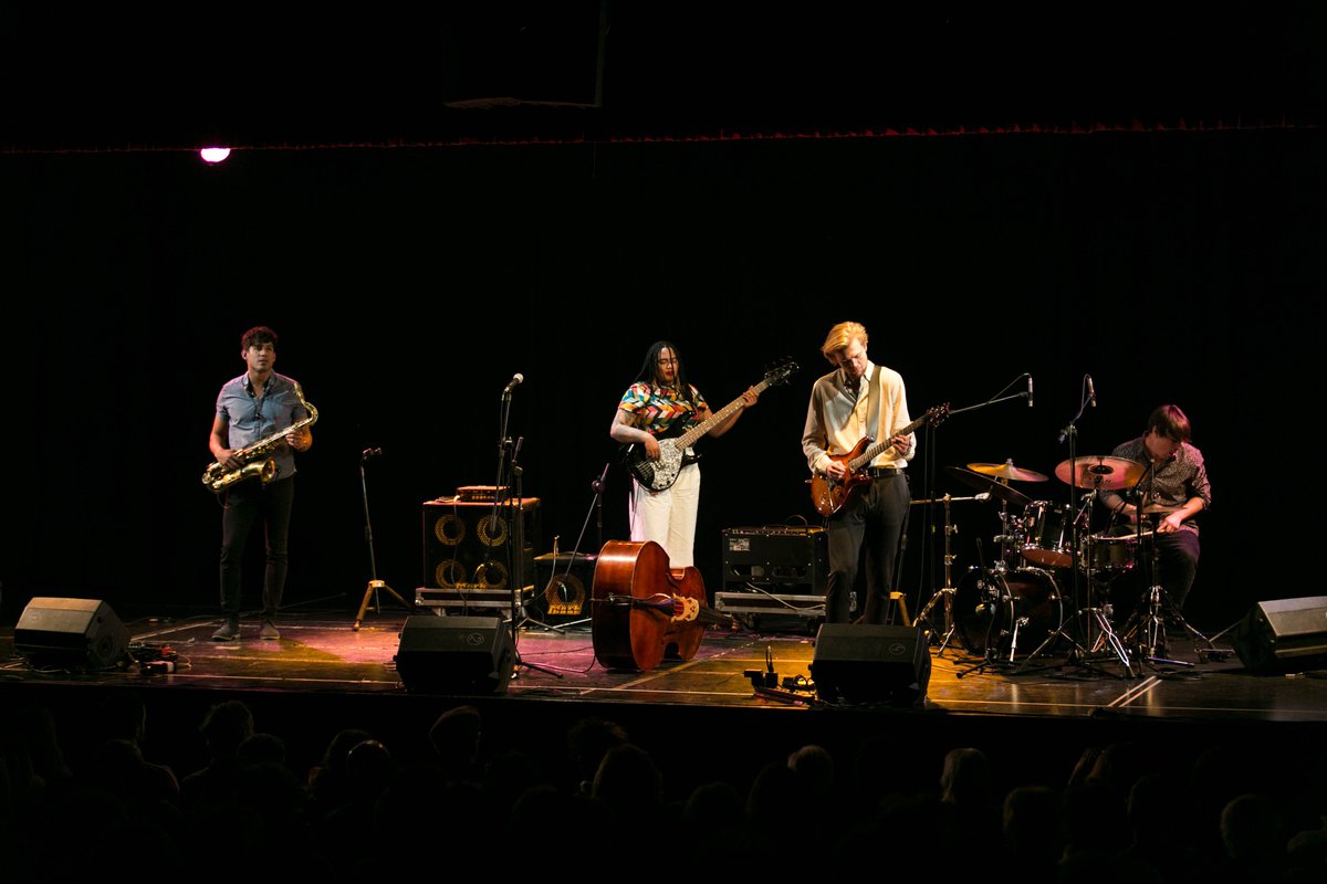21distritos_'s tweet photo. Tras los espectaculares conciertos de Tonina Saputo, llega esta semana con #CiudaDistrito el jazz del estadounidense @ABmusic y el sueco #DanielNorgren. Y además, folk en @JMDChamberi, ska para niños, teatro y mucho más.
 ▪️ Consulta nuestra #newsletter: https://t.co/2m79qlzkjf https://t.co/TbaoK6Fe9z