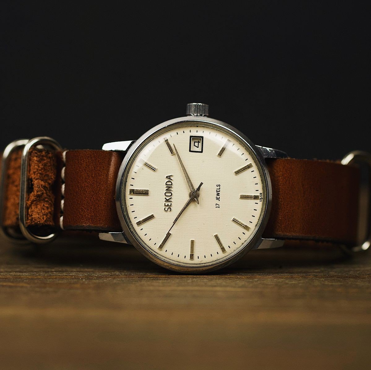 AdvantaW's tweet image. ✈️ Бесплатная доставка по всему миру
🏤 Срок доставки 2-8 дня
💳 Оплата Visa, Mastercard и пррчее
--------
⁉️ Всё вопросы в личку
--------
whkoper.ru
--------
С 2005 года занимается реставрацией и полным восстановлением винтажных наручных часов