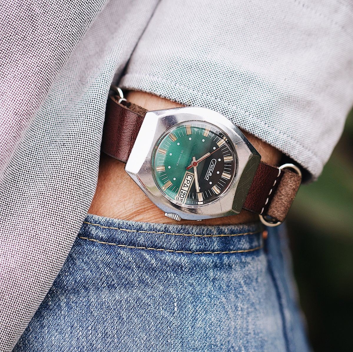 AdvantaW's tweet image. ✈️ Бесплатная доставка по всему миру
🏤 Срок доставки 2-8 дня
💳 Оплата Visa, Mastercard и пррчее
--------
⁉️ Всё вопросы в личку
--------
whkoper.ru
--------
С 2005 года занимается реставрацией и полным восстановлением винтажных наручных часов