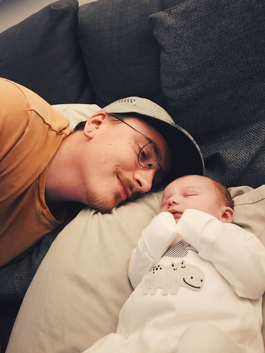 CO90s's tweet photo. Huge thanks to new dad @georgebale who shared this photo of him and his daughter to help us mark #InternationalMensDay - he's one of 50 parents helping researchers here look closer at the father and baby relationship: https://t.co/YCajaAvs25 https://t.co/znroGtgwXD