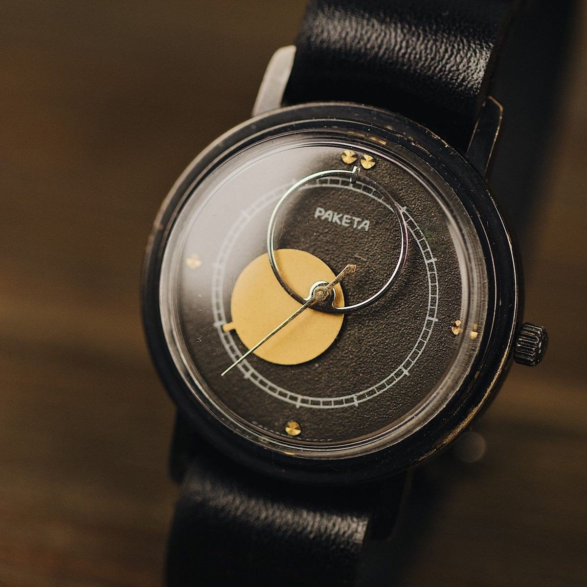 AdvantaW's tweet image. ✈️ Бесплатная доставка по всему миру
🏤 Срок доставки 2-8 дня
💳 Оплата Visa, Mastercard и пррчее
--------
⁉️ Всё вопросы в личку
--------
whkoper.ru
--------
С 2005 года занимается реставрацией и полным восстановлением винтажных наручных часов