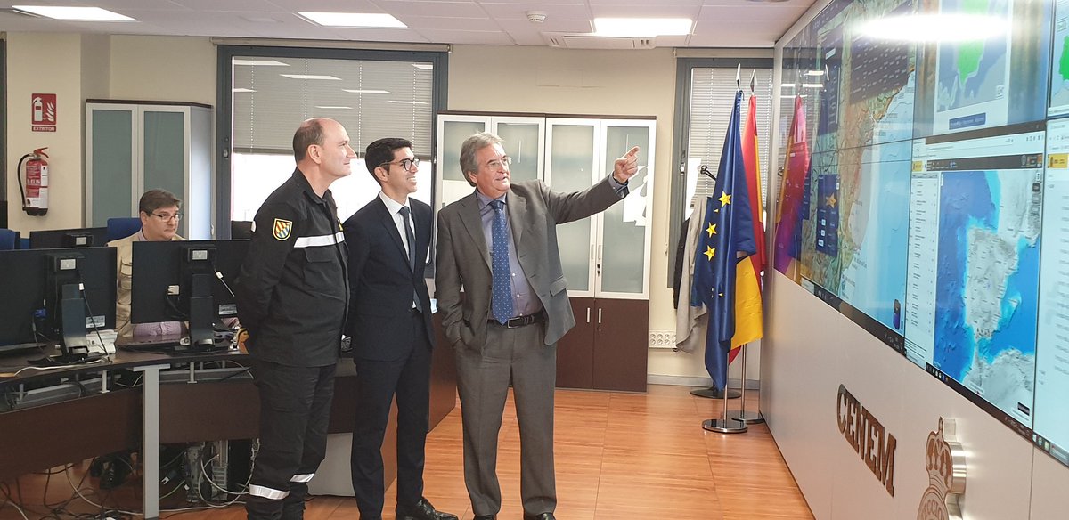 proteccioncivil's tweet photo. Visita del General Jefe de la Unidad Militar de Emergencias @UMEgob #GEJUME a nuestro Director General, Alberto Herrera, y a las instalaciones de la Dirección General de Protección Civil y Emergencias #DGPCE #CENEM https://t.co/gvZKFyqSCA