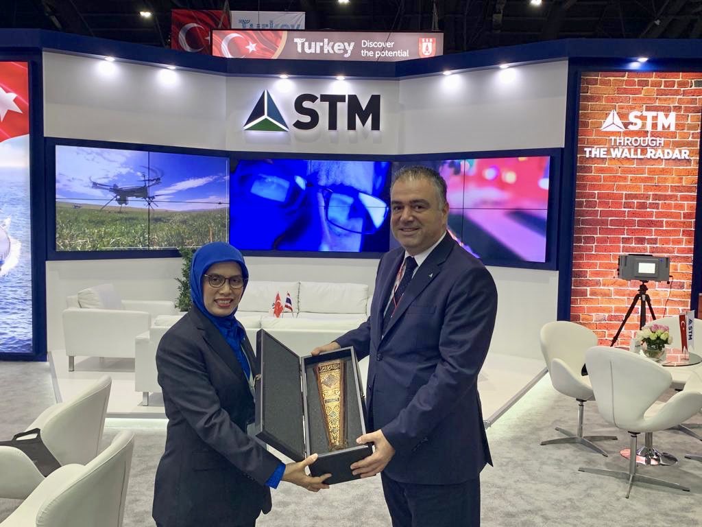 We hosted the Malaysian Defence Minister, Malaysian General Director of Defence Intelligence, Thailand Air Force Director of Armament, and Indonesian General Director of Defence Potential in our booth on the 2nd day of the #DefenceAndSecurity 2019. 
#STMDefence