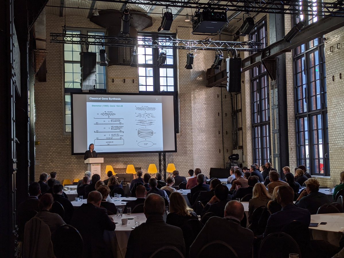 BioSteDonati's tweet photo. Next @EmilyLeproust showcasing @TwistBioscience technological platform #SYNBIOMARKETS19 #synbio https://t.co/1zRXCCWwjf