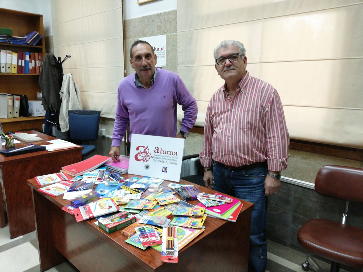 UgrSolidaria's tweet photo. Hoy tenemos el día cargado de buenas noticias...ya tenemos los materiales de la Recogida Solidaria de Material Escolar para la Asociación ALFA ALMANJAYAR .

¡¡¡Gracias a todas las personas y Asociaciones de personas mayores  por su colaboración!!!

Seguimos....sumando solidaridad https://t.co/4KQscE6BOT