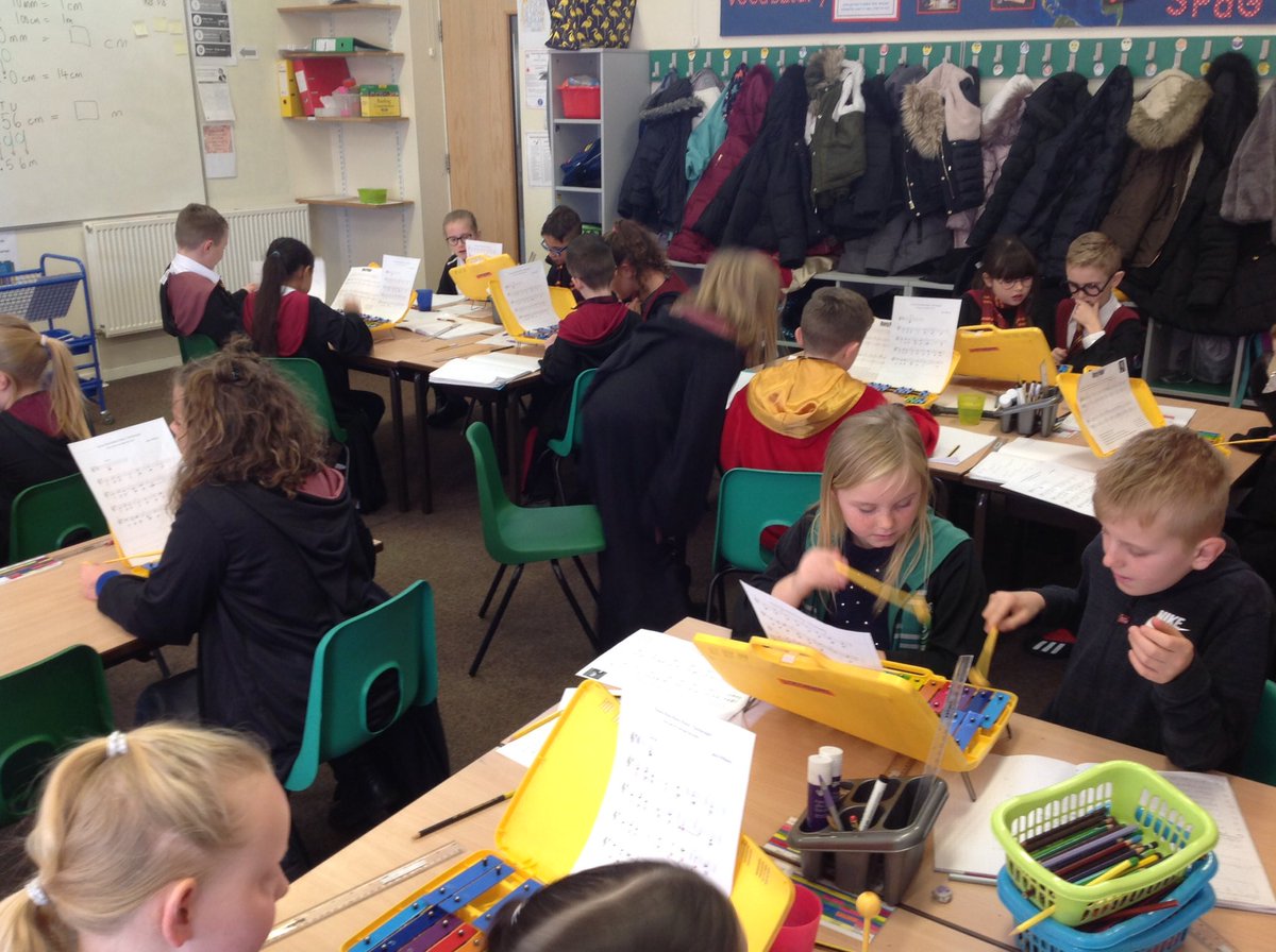 bramleyjuniorY4's tweet photo. 4PM Having fun learning the Harry Potter theme tune. #bsjmusic #TeamAwesome4PM https://t.co/aaLxxJldCn