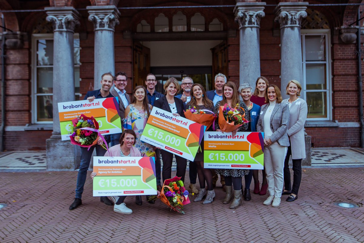 Tijdens 'Brabant Start Inspires' hebben we 4 startersorganisaties blij kunnen maken met een kennisvouchers, namelijk Startersnetwerk Meierijstad, <a href="/deMisfits/">Misfits</a> en de op te richten organisaties Helmond Start en Agency for Ambition. Allemaal heel veel succes! bit.ly/341hQZd