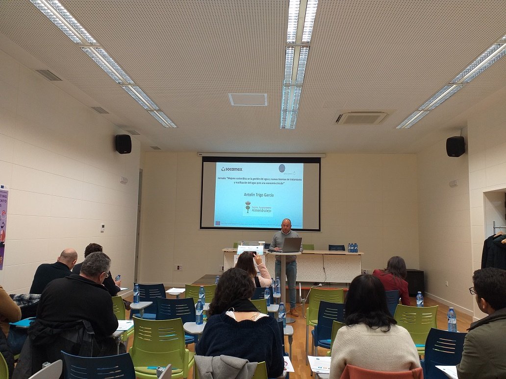 EUProjectO's tweet photo. Today is taking place the symposium "Sustainable Improvements in #WaterManagement and New Water Treatment and Reuse Techniques for a #CircularEconomy". The event has been opened by Antolín Trigo from the municipality of Almendralejo in Extremadura (@AlcaldiaAlm)🇪🇸🇪🇺 https://t.co/1S3Rs7zYfC