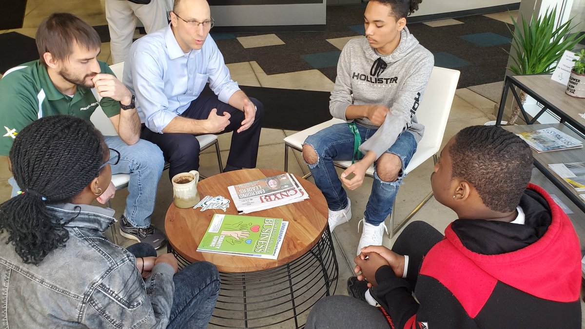 QWilliamsCNY's tweet photo. Speed Networking with representatives from tech startups @thetechgarden! @GENIUSNYProgram @SentientBlue #USPLM #CivDrone #Fotokite https://t.co/xk1l43Ua6S