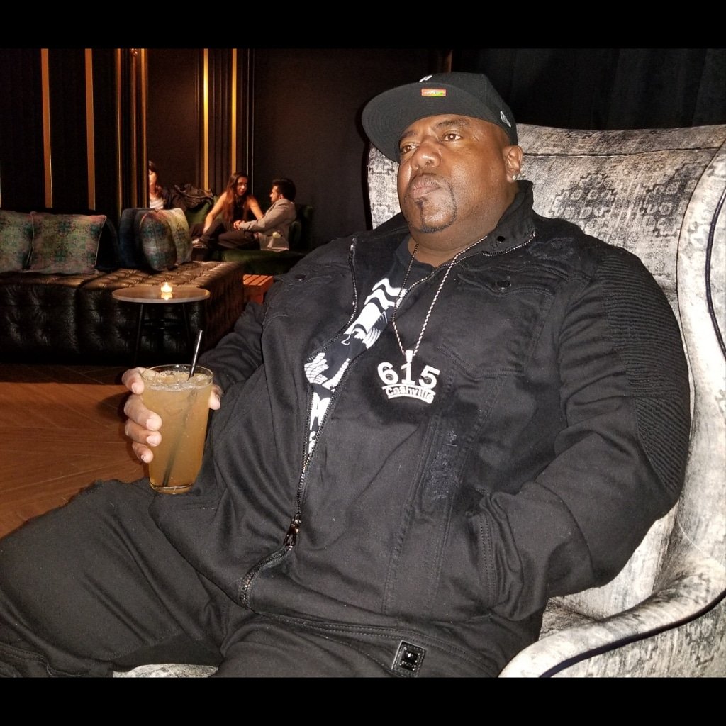 warlock_xbt's tweet photo. "WORRYING ABOUT THE ONES THAT WON'T SUPPORT U, WILL KEEP U FROM THE ONES THAT ARE READY TO SUPPORT U" -LO$TA π₯ RUN DAT AZZ DOWN π₯ available on #iTunes #Applemusic #Spotify #googleplay #Tidal #YouTube π² Everywhere Worldwide
β’
#RunDatAzzDown #streetpound #streetpoundproductions https://t.co/62h1c6YiyL