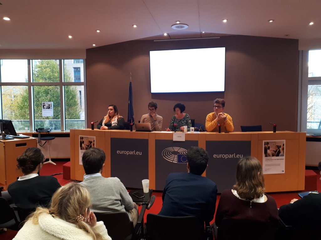 TheresaEurope's tweet photo. Great event @Europarl_EN with 110 young people from Czech Republic, Spain & Ireland talking about the future of Europe. I received presentations from their Seminar on fake news, education & climate change. Fantastic energy & suggestions we will take forward, privilege #VisitEU https://t.co/XJ0dDPIrbl