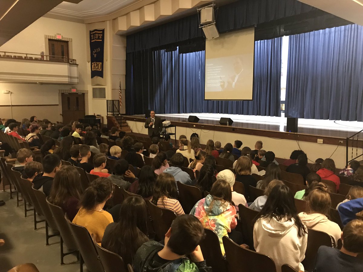 J_Reardon83's tweet photo. Thank you @LockportPolice for bringing Richard Wistocki to Taft to talk about Social Media Safety for our students! Parent presentation is Nov 21, 5:00-7:00! Student activities will be available. https://t.co/xuqgv5R6Cp
