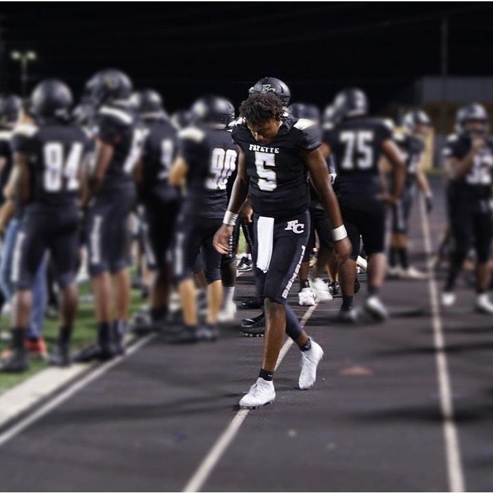 JeKobeColeman's tweet photo. Blessed to receive my 1st official offer!🏈🙏💯 So thankful for nights that turned into mornings, friends/people that turned into family, &amp; dreams that turn into reality!❤️ Very grateful for the opportunity...THANK YOU!..@NoblesCoach and Thank you..@nickcoachd42  #GodGoalsGrind https://t.co/NxgyhakbNX