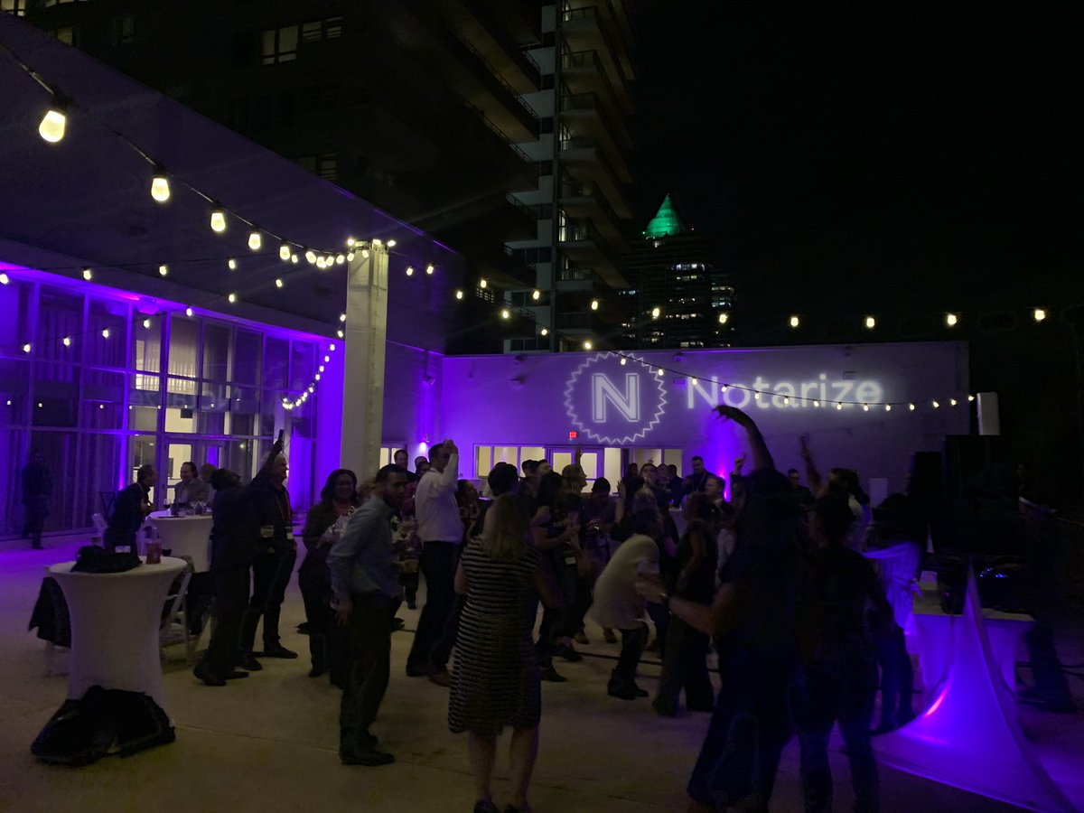 Great way to cap off a great day <a href="/FountaineBleau/">Fountaine Bleau</a> after the <a href="/notarize/">Notarize</a>  Real Estate event #REWIRED19