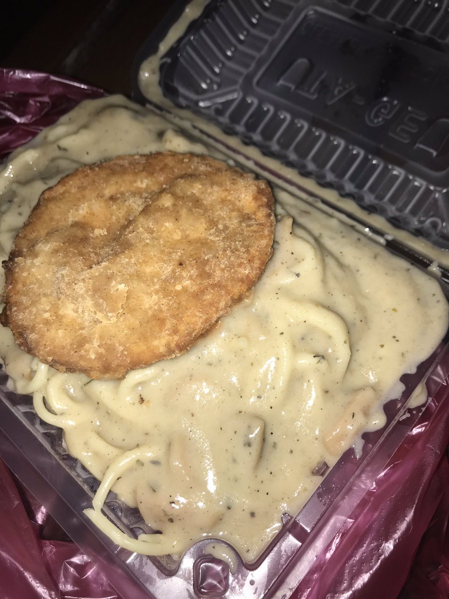 SamadMaster's tweet image. Tak mintak banyak but please do support this business ☺️ portion tak payah cakap memang banyak and pastu dia bagi patty ayam or daging ikut suka you guys and its really cheap❤️yang mana belajar msu or stay dekat menara u all,do support business pakcik ni