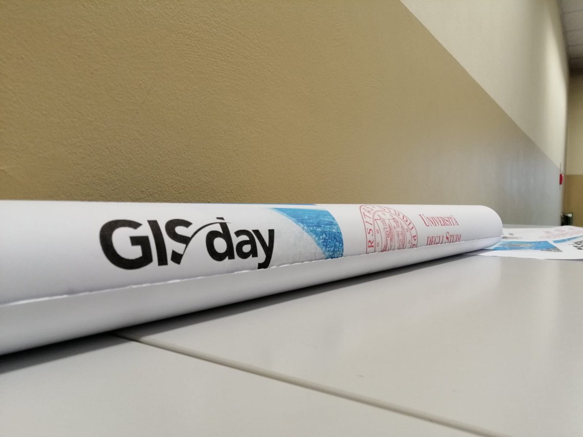 MasterGIS_Droni's tweet photo. #GISday2019 a #unipd!
#gisday #GeoNovember2019 #GeoNovember #GIS #geography #geographyawarnessweek https://t.co/v7P6L2sYzj