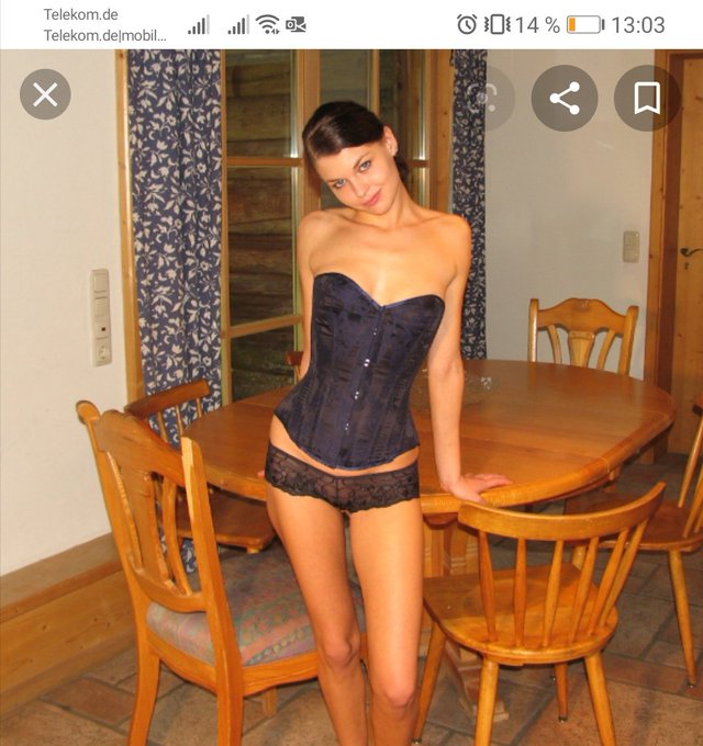 Gerade entdeckt 🤣 ich mit 18... https://t.co/GWG3VheAXh<a href="/tag/dieregierunghatnenknall"class="tags"><span>#dieregierunghatnenknall</span></a>