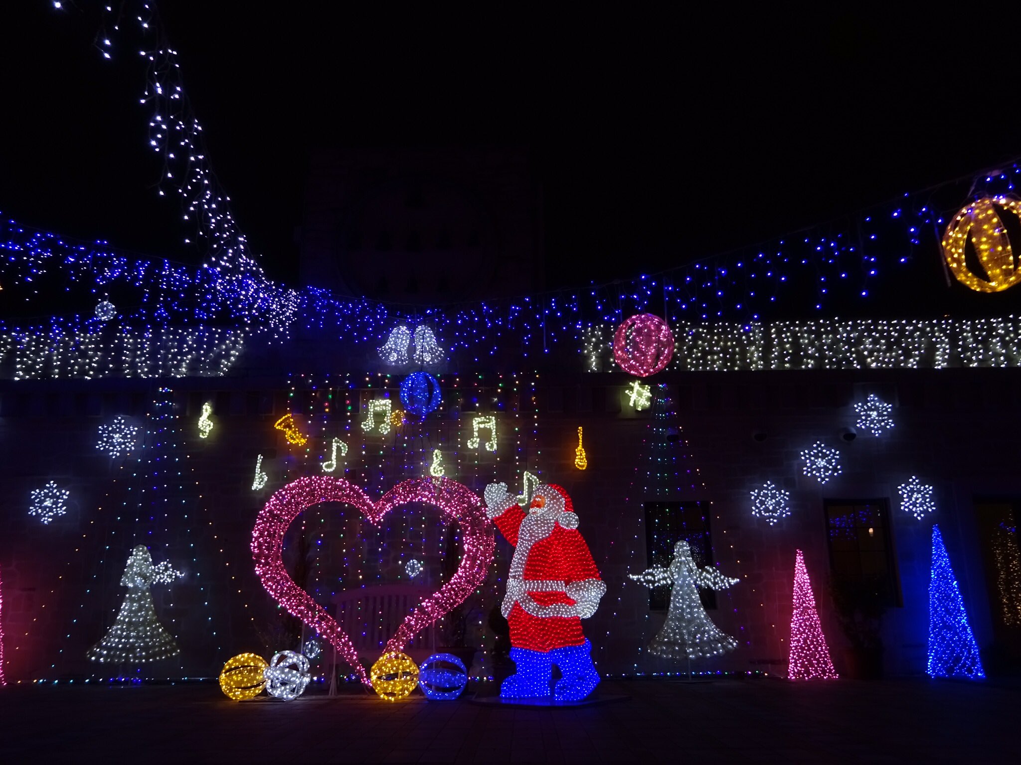 おいでよ名古屋 おいなご 久屋大通庭園フラリエ のクリスマスイルミネーションがはじまった 名古屋においでよ T Co Cxmba9dgeu Twitter