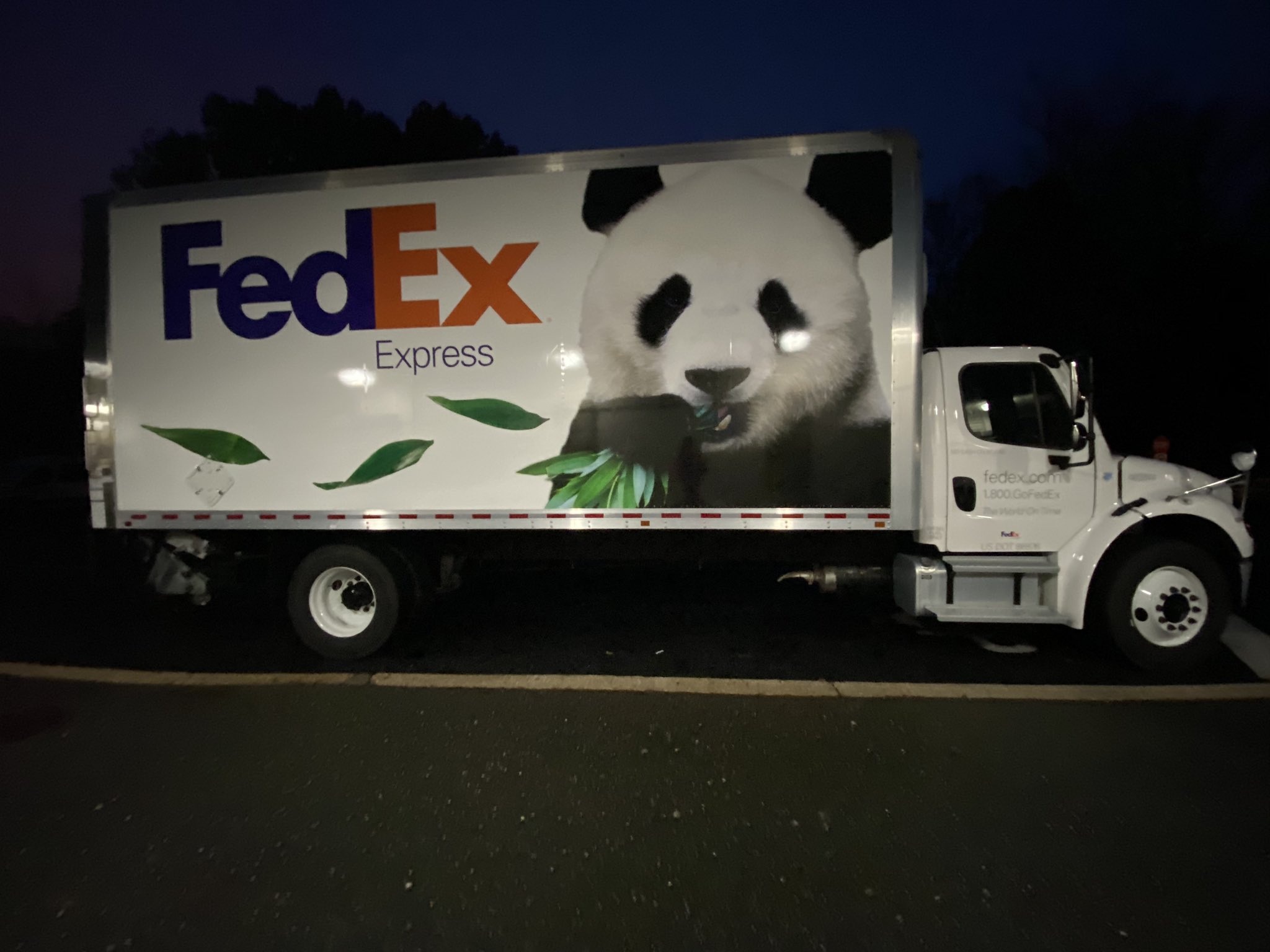 EJvBze1W4AAoQJC?format=jpg&name=4096x409