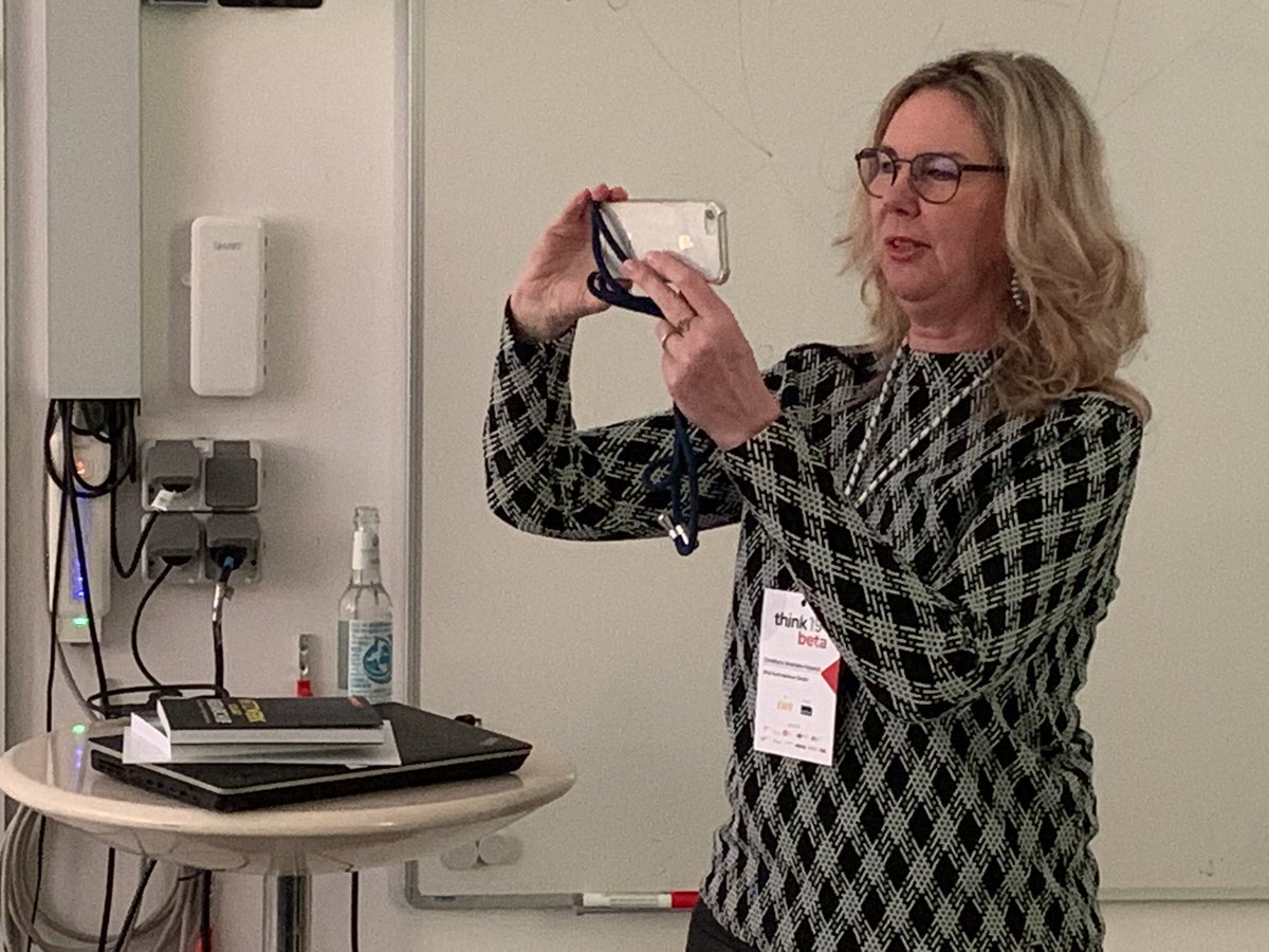 ChristianFill's tweet photo. #Zukunftsnarrative Die Zukunft bietet Chancen. @ChristianeAhoi steigt in ihre Session ein über #leadership und #transformation auf der #thinkbeta @BVDW https://t.co/BE1LbWPwYg
