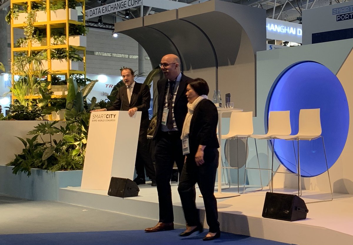 adrianafreitas's tweet photo. Now Talent atract talent inspired by @MikeBloomberg w
@BarcelonaGlobal @MiquelMarti11 @bcntechcity Dan Rosenberg @CopCap @AustinCityUP 

At @SmartCityexpo
The world's leading event for cities.
#Barcelona #smartcities #urbaninnovation 
@Fira_Barcelona #SCEWC19 #CitiesMadeOfDreams https://t.co/qVZgR3cImm