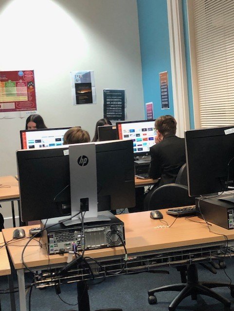 KhsFirstchances's tweet image. Our S3 pupils were at @fifecollege last night for a Power Point workshop to prepare them for delivering their presentations @univofstandrews in January for the @FifeFirst Chances Project. Thanks for having us!