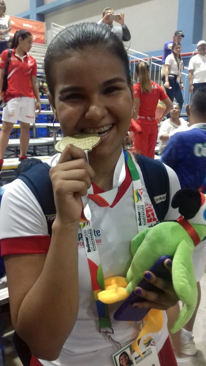 Felicitaciones a las hermanas soledeñas Sharon yShanne Torres ,quienes anoche conquistaron las dos primeras medallas de oro en Karate Do para Atlántico ,en los @bolivar_2019 Soledad tierra de Karatecas, notable la actuación de las hermanas Torres