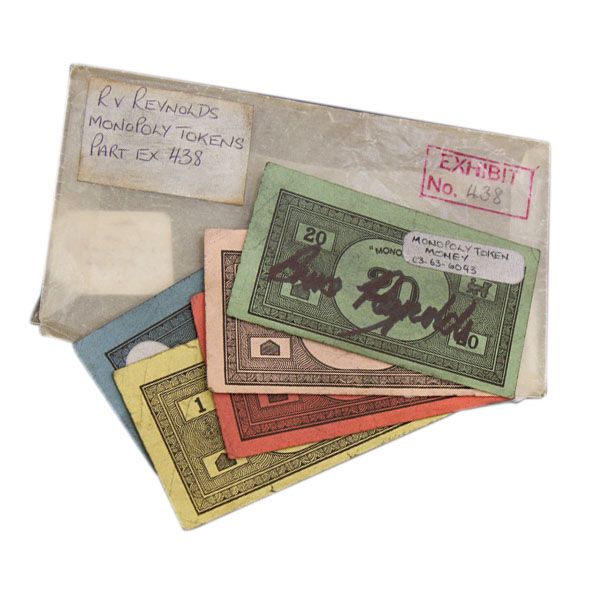 JusticeMuseum's tweet image. Did you know? This Monopoly money from our collection was used as evidence in the #GreatTrainRobbery trial

The robbers played the game while hiding from police in a remote farmhouse. When police captured them, fingerprints from the game were used as evidence

#PlayMonopolyDay