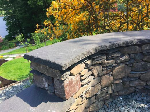 A beautiful boundary does exist. Our traditional blue/grey #Cumbrianslate walling stone and ‘cams’ are ideal for freestanding ‘A’ frame walling with larger stones to the base and ‘through’ stones. For more information, get in touch with us today.

#BurlingtonStone