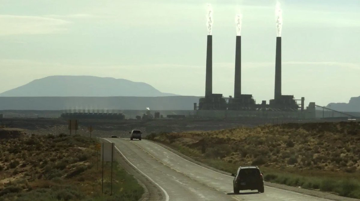 futuretwntysvn's tweet photo. First the dirtiest ones began shutting down. Then it was the old ones. Now it’s some of the biggest. America’s coal plants are turning off the boilers, facing brutal economics and customers fleeing for natural gas and #RenewableEnergy.

https://t.co/0hg3wPEM0a https://t.co/9dICEUUI1S