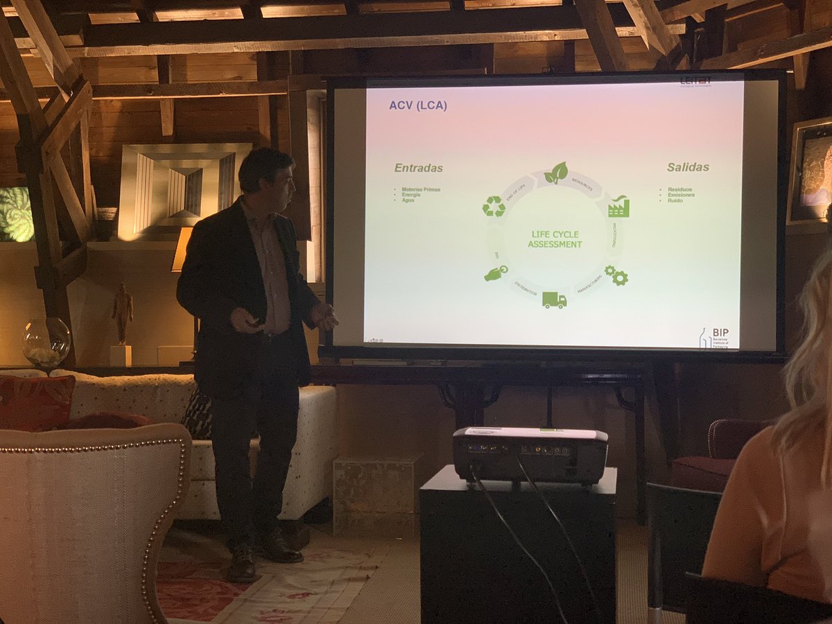 ¡Seguimos aprendiendo sobre #packaging en el #PackagingDay2019 de <a href="/summabranding/">Summa Branding</a>! Ahora <a href="/h_aleix/">Aleix H. Fortuny</a>, del <a href="/BIP_LEITAT/">Barcelona Institute of Packaging</a>, nos habla sobre diferenciar la #sostenibilidad real en el packaging 🙌🏼