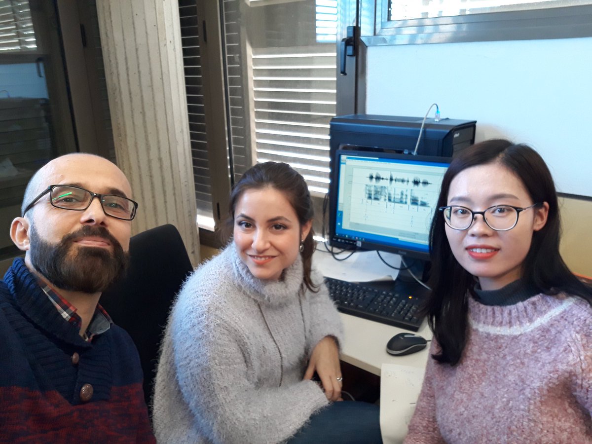 LabfonUB's tweet photo. Estas son las caras de tres investigadores que intentan utilizar el sistema de anotación #Sp_ToBI para transcribir la entonación del español hablado por sinohablantes #ELE #twiterELE https://t.co/UiAZEebv1v