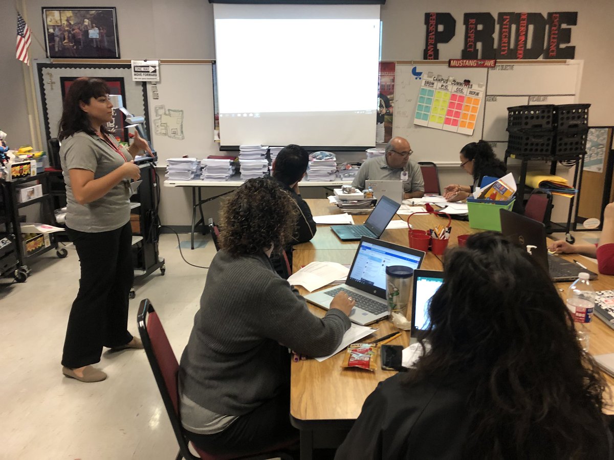 Learning piece with our LMS, Ms. Villarreal, on effective use of technology.  @HcisdVernonMS #TeachingLearningCommunity