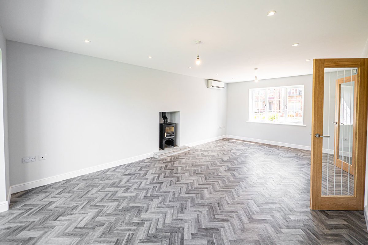 homesbystirlin's tweet image. Want to have a look around the last available Wickenby home on Lodge Lane? 🏡

See the virtual tour by @Aeroscape360 here 👉 bit.ly/2Xyj2Dr 

Enquire now about this stunning 5 bed family home: bit.ly/TheWickenby

#5bed #HouseHunting #Lincoln #Nettleham