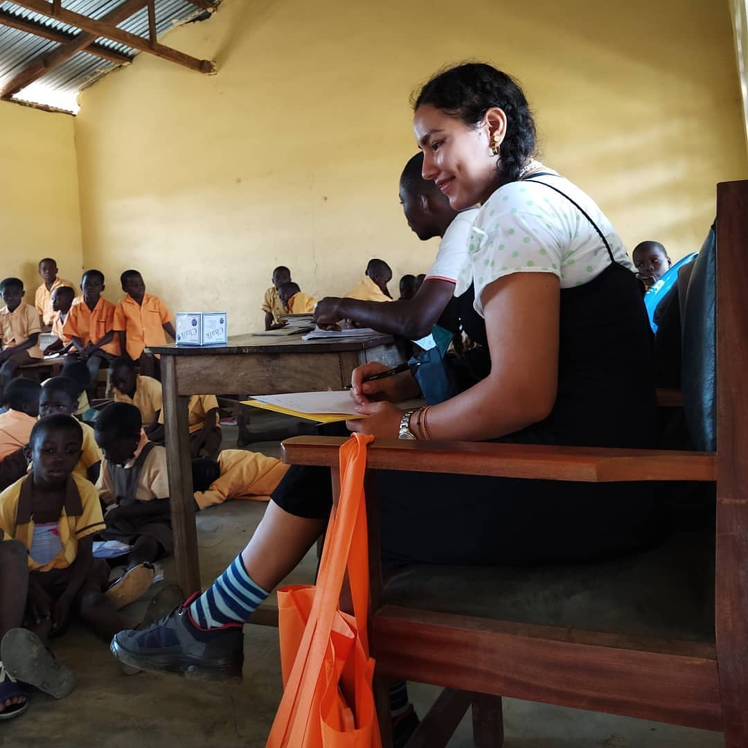 adepu_ong's tweet photo. ¡Buenos días! ☀️

Ayer las estudiantes de la @EduUva_Segovia @EUE_PA @SJC_UVA de la @UVa_es comenzaron oficialmente sus prácticas en la escuela Larabanga E/A KG/Primary Block B de #Ghana. 👩‍🏫@largo_rector 

#CompromisoUva #Laeducacionsiempreghana #Aprendizajeservicio https://t.co/WtbklskmLl