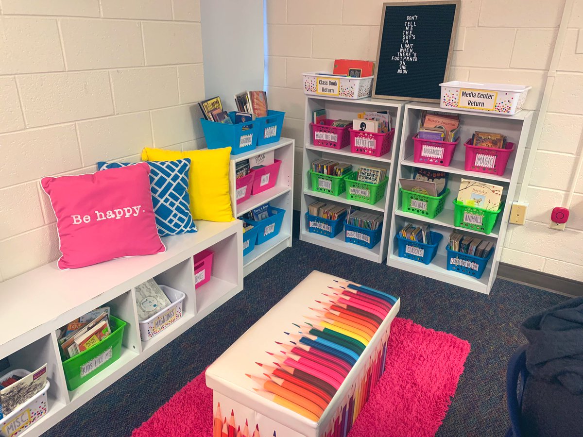 MsStogner's tweet photo. Our classroom library is organized so my students can find exactly what they need, no matter the genre! We even have a quote board where they put interesting quotes they find in their books. A nice & cozy place for my leaders and readers📖 #HECReads #HECLeads #Pridein5 #teachin5 https://t.co/DFrXvhD679