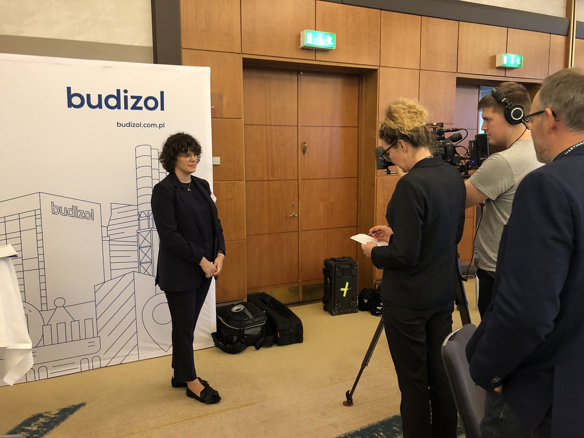 l_szymaszek's tweet photo. Excellent pitch by #BUDIZOL🇵🇱 showing strong expertise in concrete and timber precast. Not to mention the inspiring story of the family-owned business! 🏗💪 🚀 #buildingnetwork #denmark #construction @PAIH_pl https://t.co/CeaX87MlxR