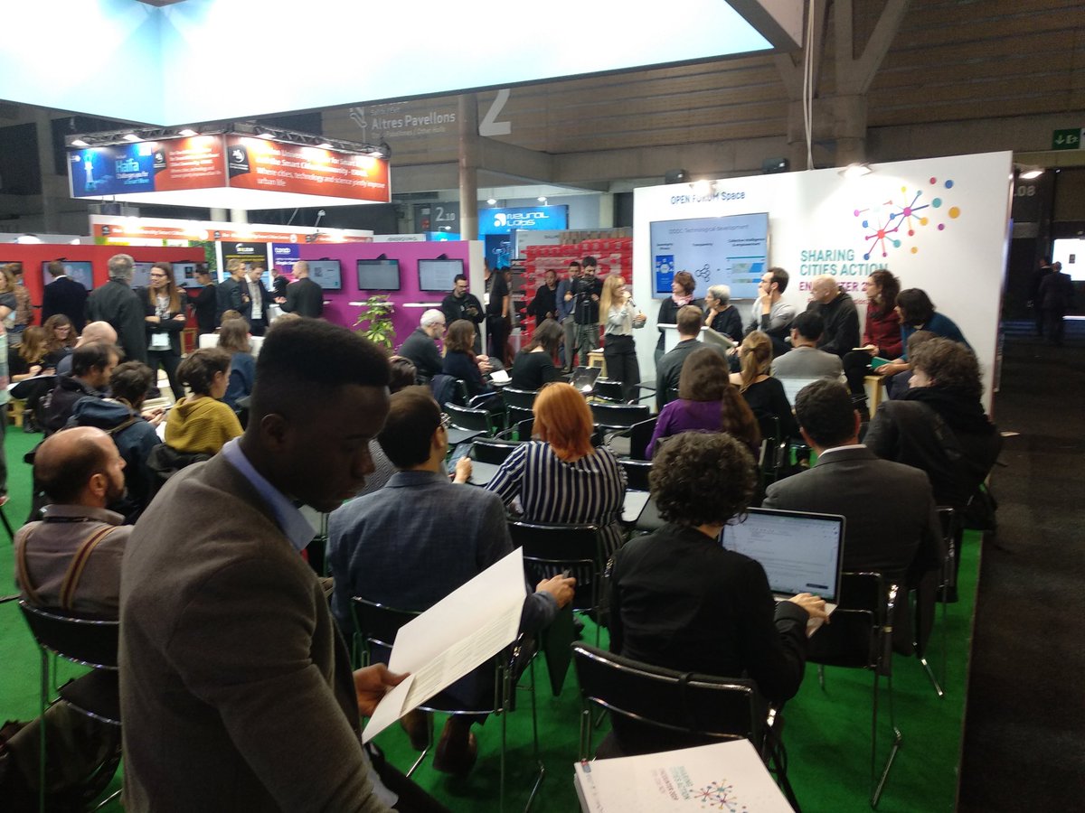 RubiBrilla's tweet photo. 2/ #SCEWC19 #DSF_SCEWC &amp; #SharingCitiesAction19 
✅energy data topic
Open forum about #economydata #datagovernance #datarights #datacommons #privacy
at Sharing Cities Stand Lab, 
experts from @mydatabcn @colectic_coop @Tecnopolitica_ @thedataplace @CoopdesCommuns @ESADEisocial https://t.co/XjJKqXi37h
