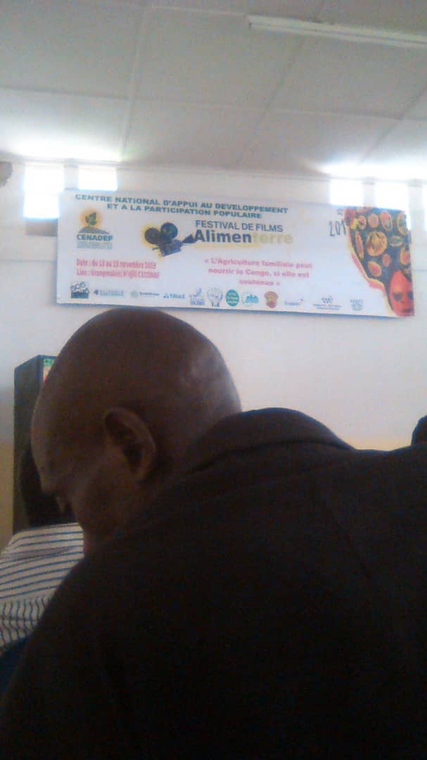 ypard_rdc's tweet photo. En ce moment à #UCOOPMAKIN à #Ndjili_CECOMAF, l'équipe de @ypard_rdc assure le social média reporting 👇🏼👇🏼#FAT2019. Projections des films: #PRODADEKK &amp; #Manenga,  Une histoire d'amour et "Elles sèment le monde de demain".#EntréeGratuite. @Enabel_en_RDC
@SOSFAIM @FAO @AimKazika https://t.co/jXeplnD6Ci