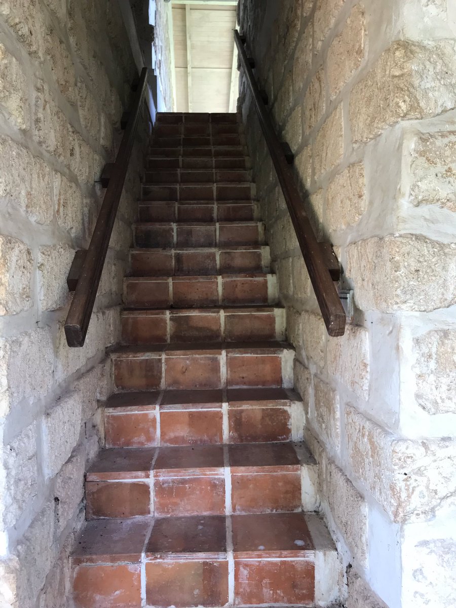 Oriedreadz's tweet image. Setting standards in design #houzz #machinecut #baobabatthebeach #design