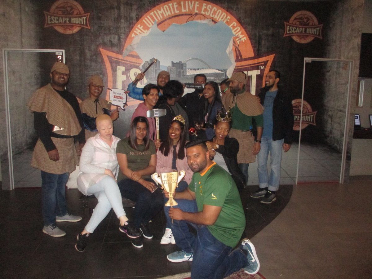EscapeHuntDUR's tweet photo. @Maersk what a awesome group of detectives, really fun group yet also great at team work! Well done #Detectives !
#TeamBuilding #YearEnd #Fun #Escape #the #room https://t.co/BIRFyJ3Pr0