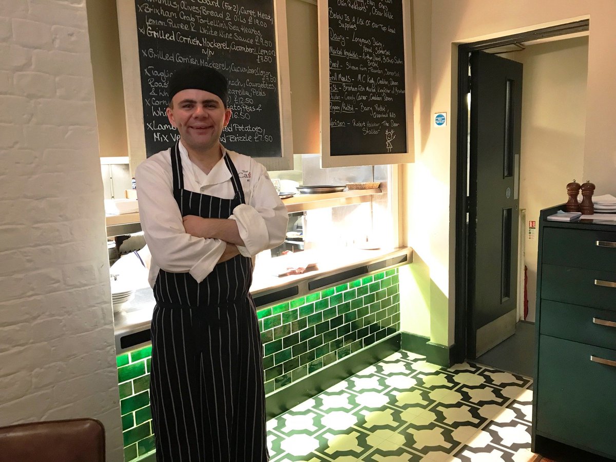LearnersFoxes's tweet image. Stephen is doing an amazing job working at @castletaunton in Taunton. He is working in the kitchen with @liamofinnegan and is being paid for his work. We miss Stephen but we are all very proud of him from everyone at @FoxesAcademy #LDWorkWeek #HereIAm #WorkReadyLifeReady