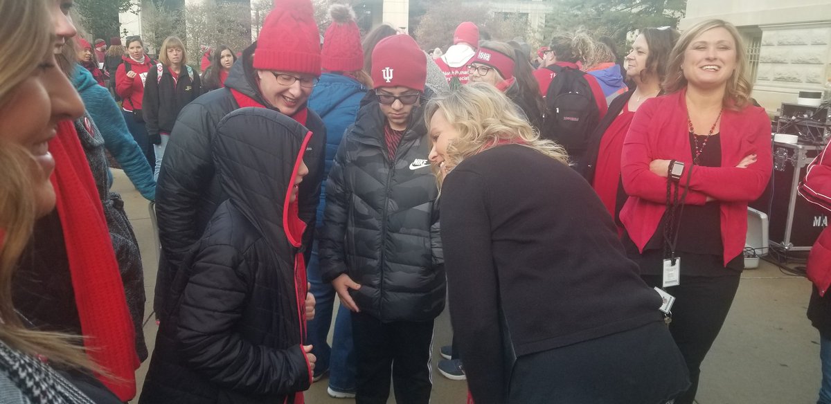 nickimundy's tweet image. Real leaders listen to the people! Dr. McCormick is an asset  to public education in Indiana! #Solidarity #Unit7 @suptdrmccormick