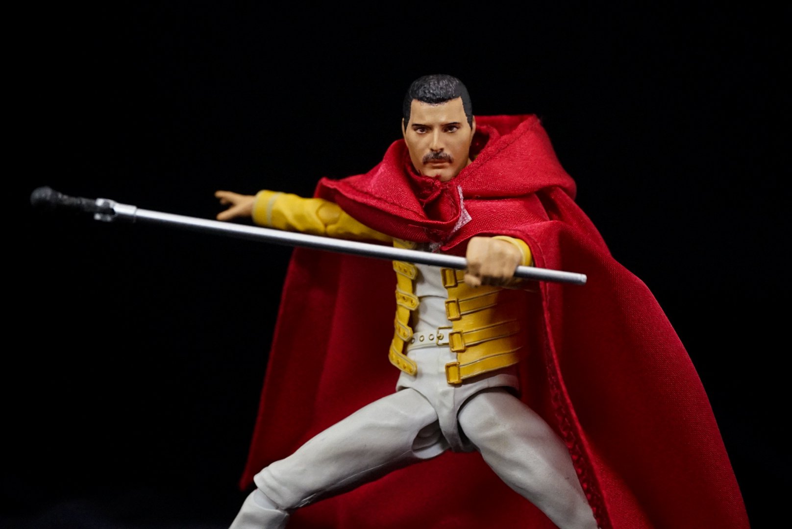 すえきち フレディにぴったりのローブ買ってきた T Co Avxorqrzze Twitter