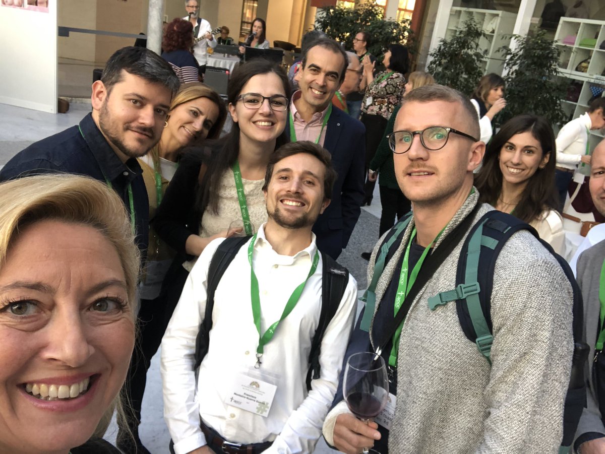 merbondal's tweet photo. A great conference in @AECCSevilla Sevilla with @CATCH_ITN team ~ #CatchITN Final Meeting
“Desing Thinking. How important are the #patients in the process of designing service innovation in #eHealth!” my research speech 😊
#DesignThinking #ServiceInnovation #Cancer #research https://t.co/dscGm4yFYQ