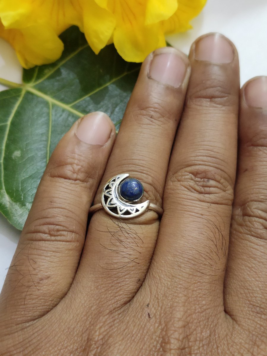 gemstonejewelr3's tweet photo. Lapis Lazuli Ring💍In Sterling Silver
Sun☀️ And Moon 🌙Style Ring💍
Moon Style Ring💍
👉https://t.co/mEvYhWF3FV
#lapislazuliring #925sterlingsilverring #moonring #handmadering #stylishring #daintyring #gothicring #statementring #gypsyring #bohoring #ring #anniversaryring https://t.co/xSijvC4dFF