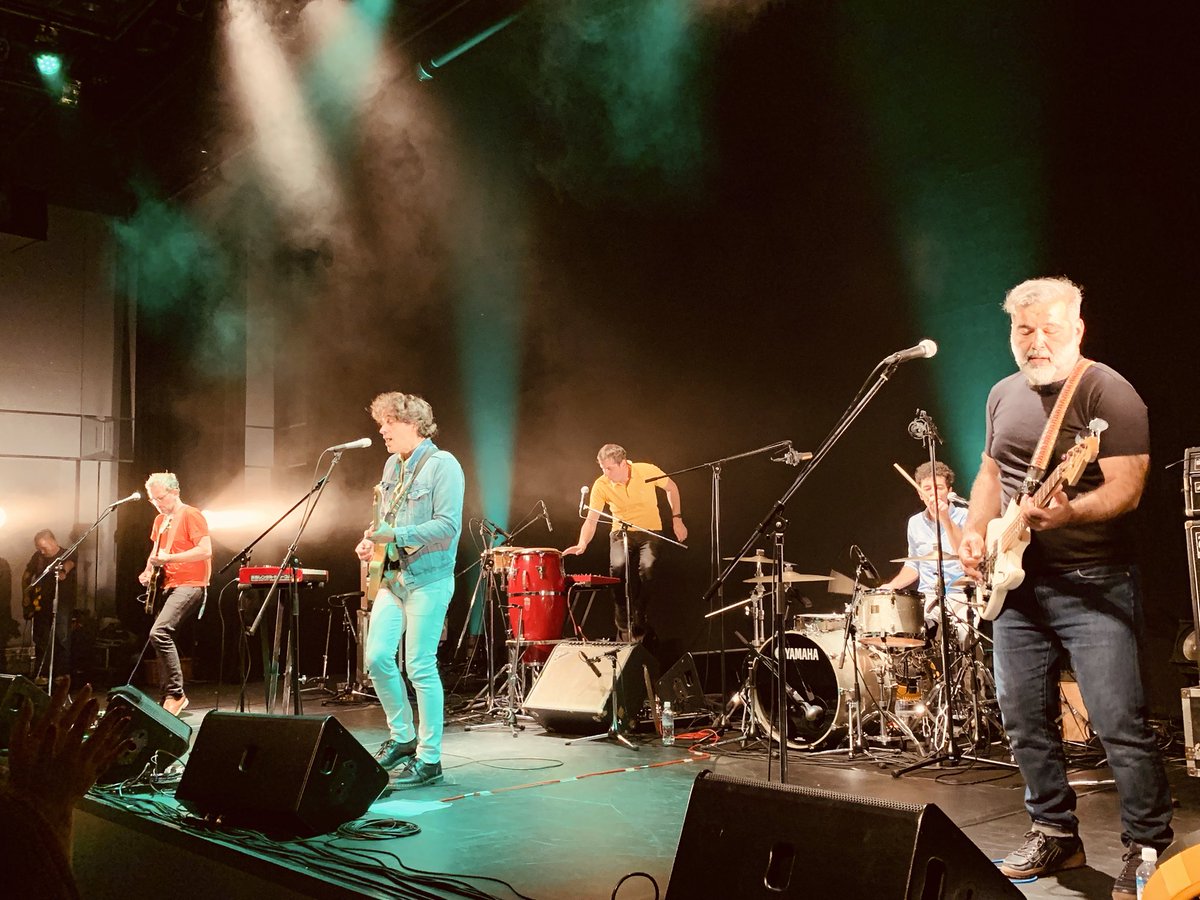 weatheredwall's tweet photo. @wearetahiti80 Lovely to see you guys tonight! Still thrilled to hear <Open Book> and <Yellow Butterfly> after all these years. Not mentioning hearing T80 sing in Japanese for the very first time! Wicked!!
<Take Me Back> tomorrow, will you, please? ❤️ https://t.co/E5kgrvozLr